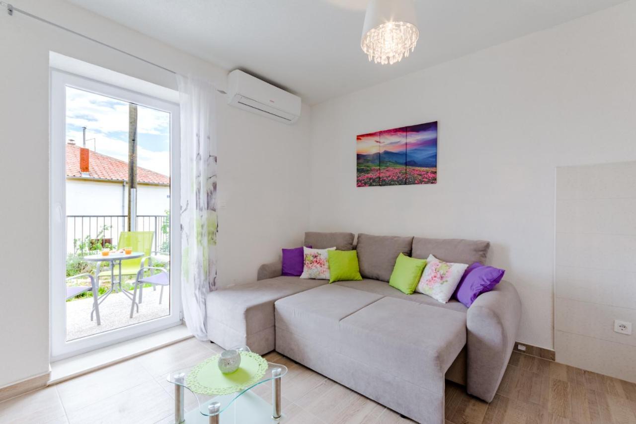 Apartment Anamaris Solin Bagian luar foto