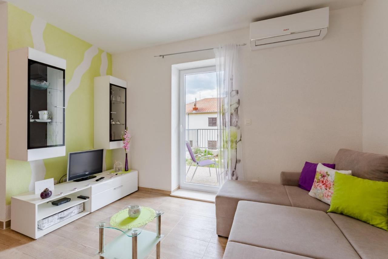 Apartment Anamaris Solin Bagian luar foto