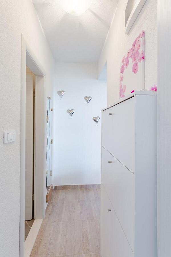 Apartment Anamaris Solin Bagian luar foto