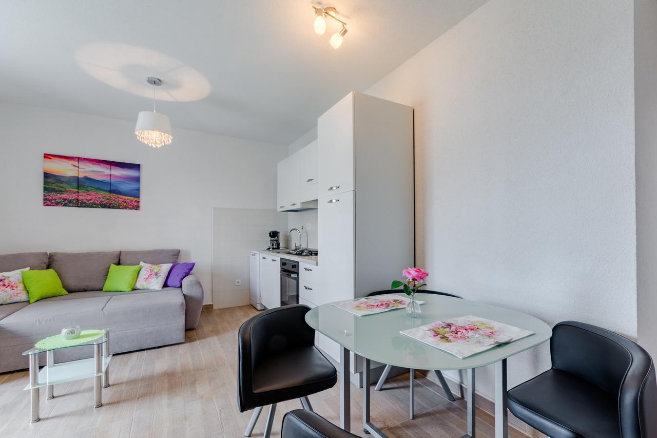 Apartment Anamaris Solin Bagian luar foto