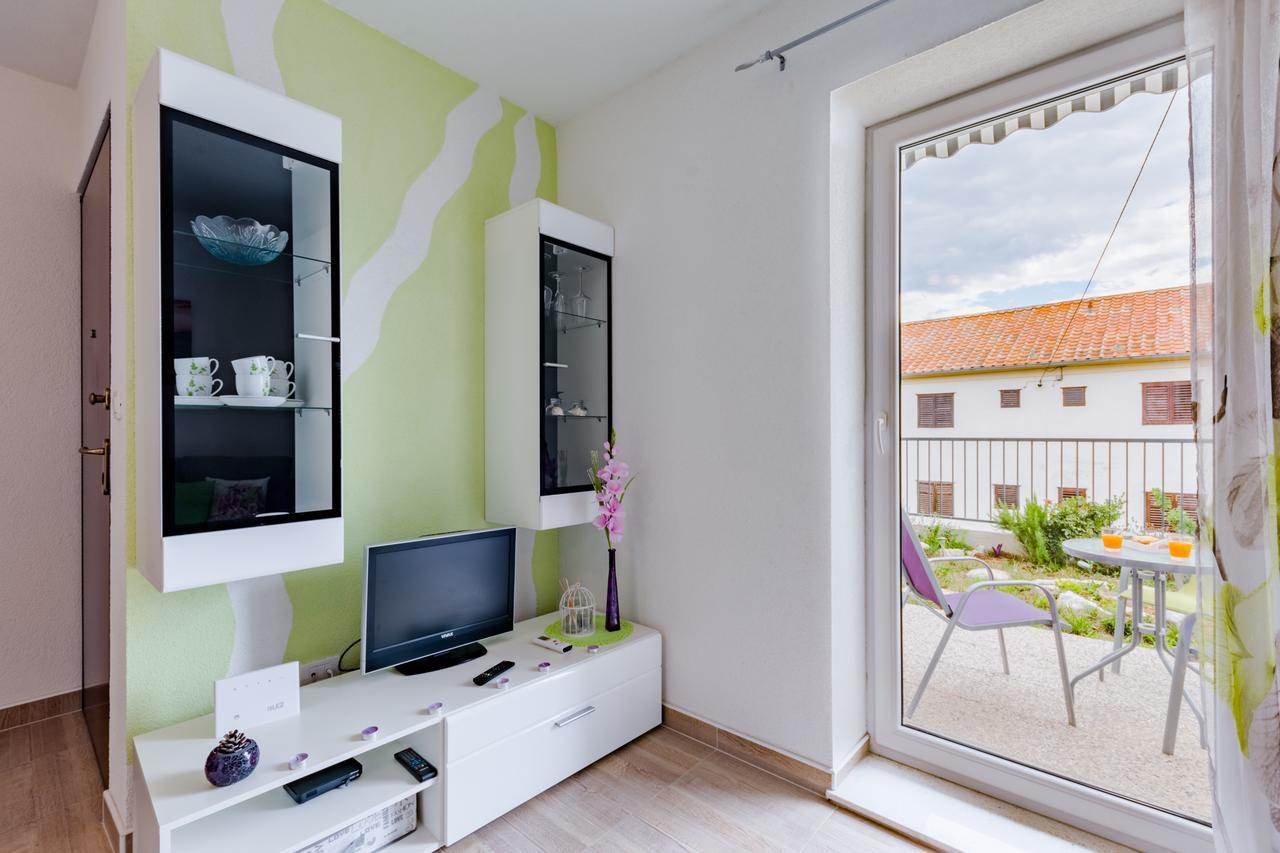 Apartment Anamaris Solin Bagian luar foto