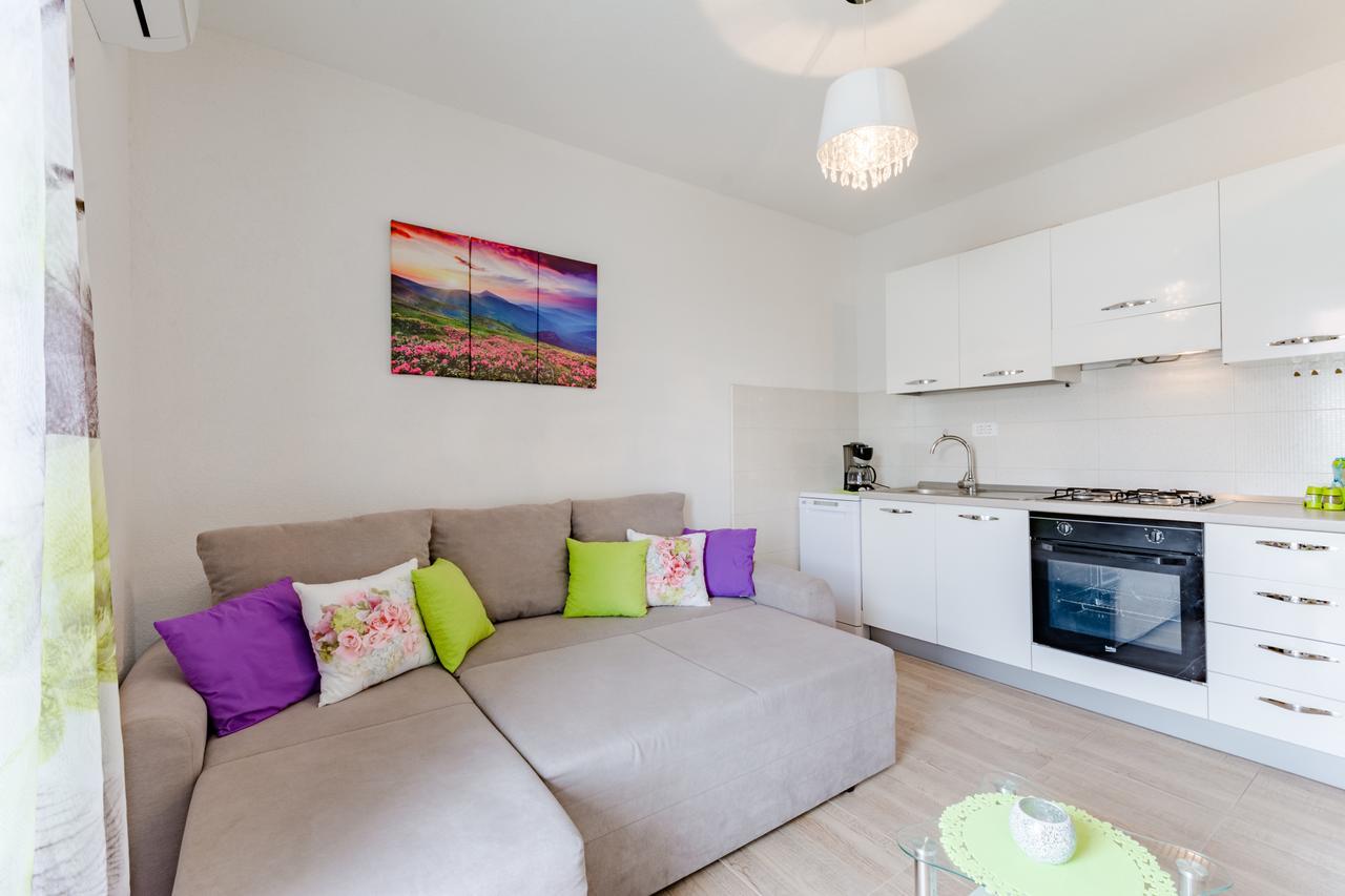 Apartment Anamaris Solin Bagian luar foto
